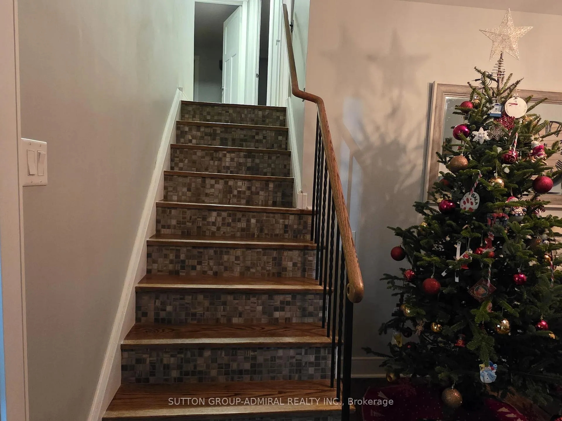 Photo 38 of Unit Upper, 31 Jeffrey Street, Barrie, Grove East — HOMEH
