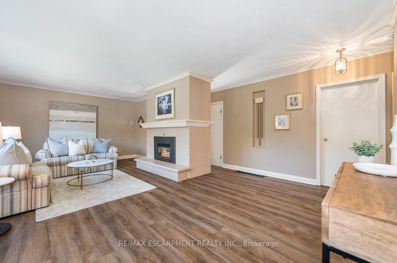 Photo 6 of 97 Ellis Crescent S, Waterloo — HOMEH