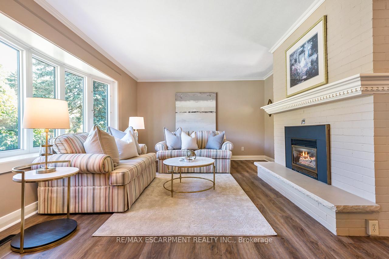 Photo 7 of 97 Ellis Crescent S, Waterloo — HOMEH