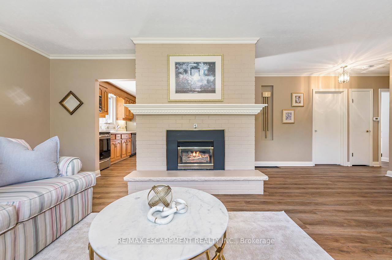 Photo 8 of 97 Ellis Crescent S, Waterloo — HOMEH