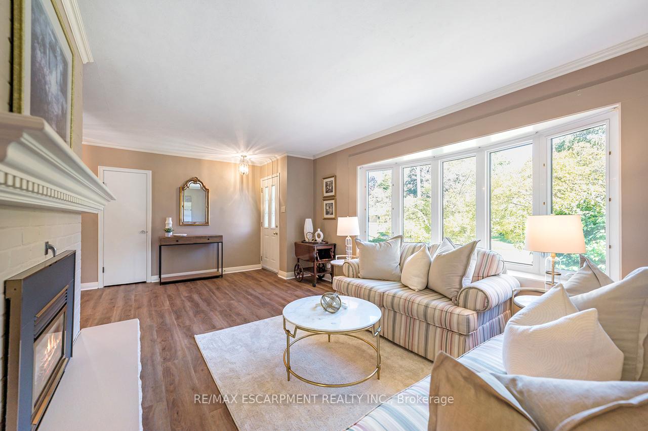 Photo 9 of 97 Ellis Crescent S, Waterloo — HOMEH