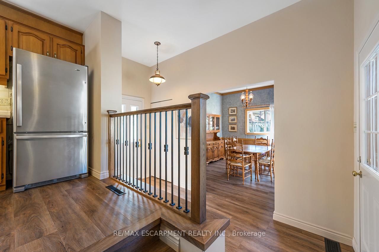 Photo 19 of 97 Ellis Crescent S, Waterloo — HOMEH