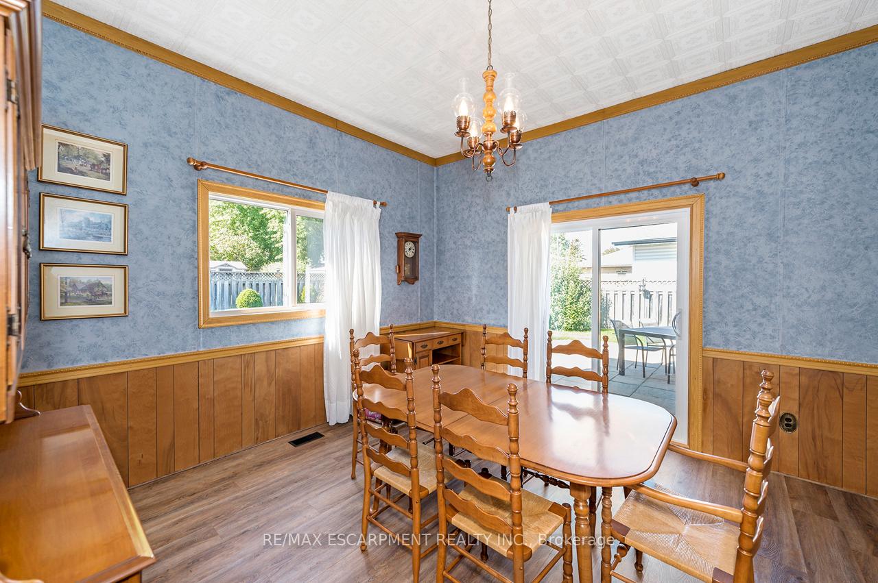 Photo 22 of 97 Ellis Crescent S, Waterloo — HOMEH