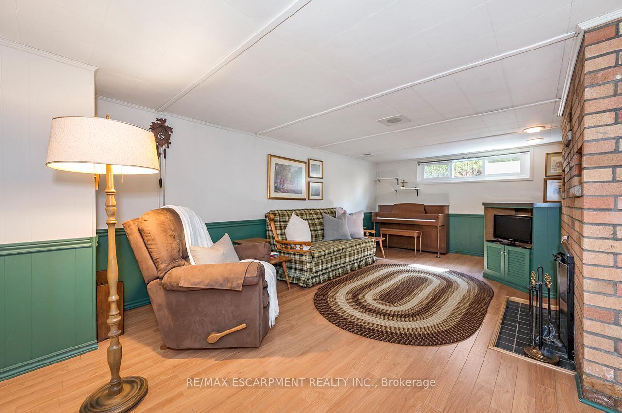 Photo 25 of 97 Ellis Crescent S, Waterloo — HOMEH