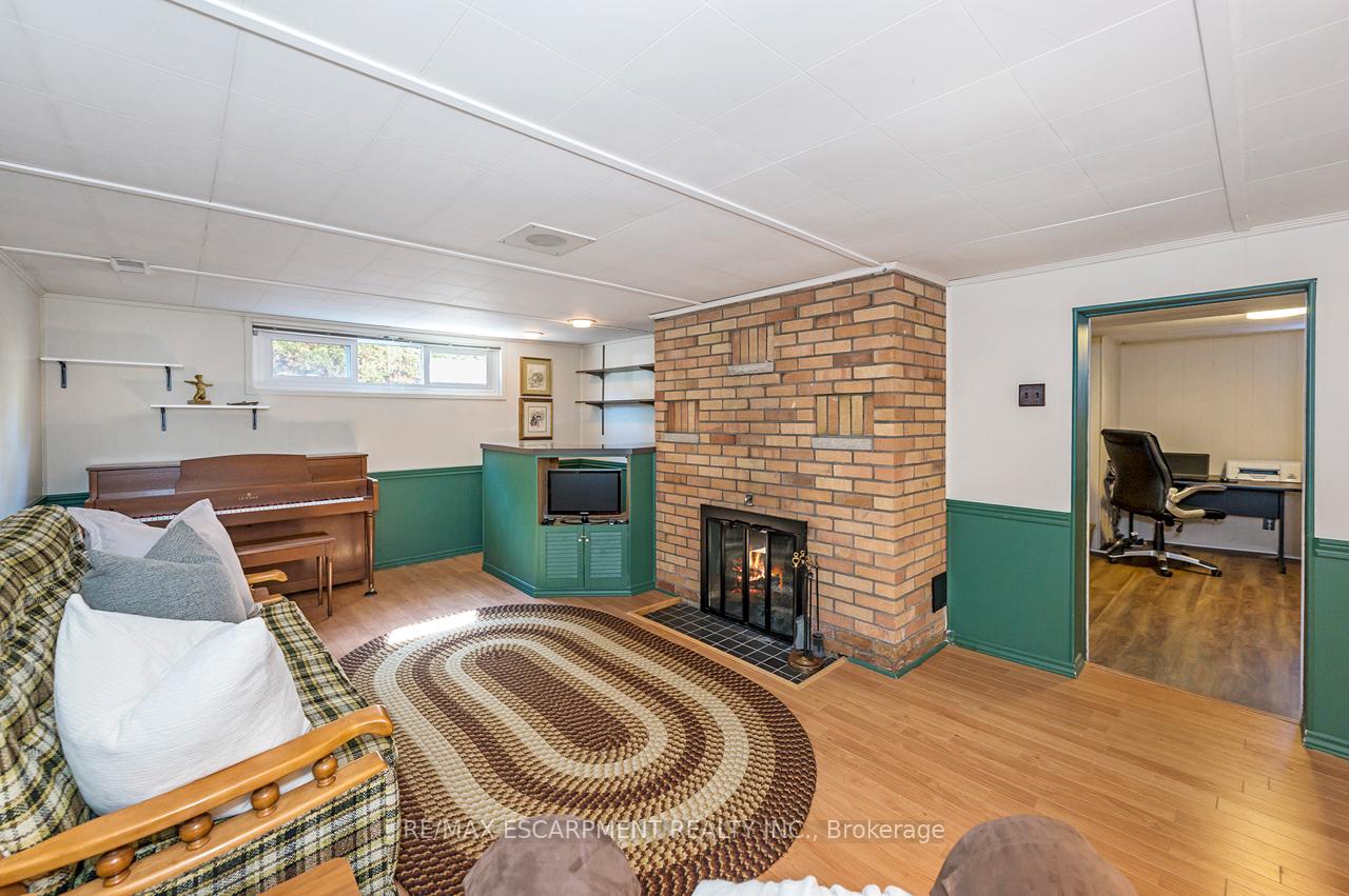 Photo 26 of 97 Ellis Crescent S, Waterloo — HOMEH