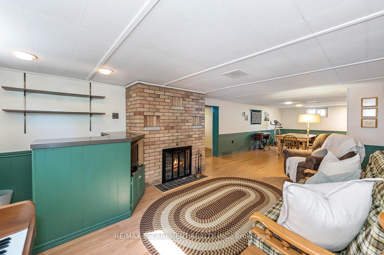 Photo 27 of 97 Ellis Crescent S, Waterloo — HOMEH