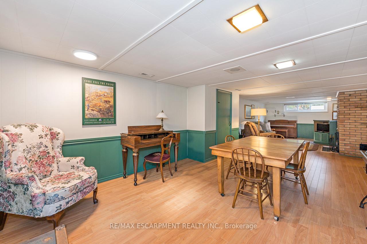 Photo 28 of 97 Ellis Crescent S, Waterloo — HOMEH