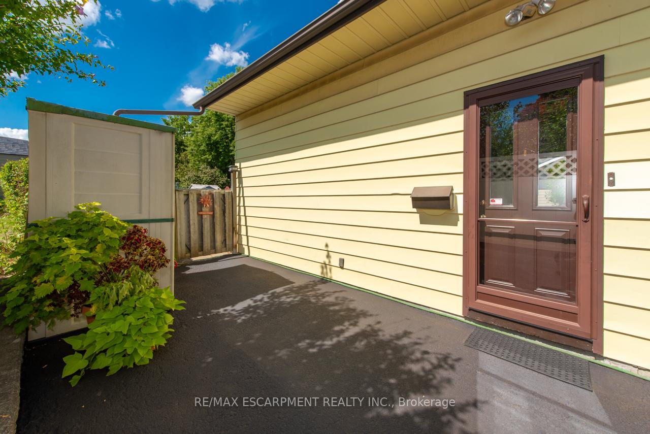 Photo 30 of 97 Ellis Crescent S, Waterloo — HOMEH