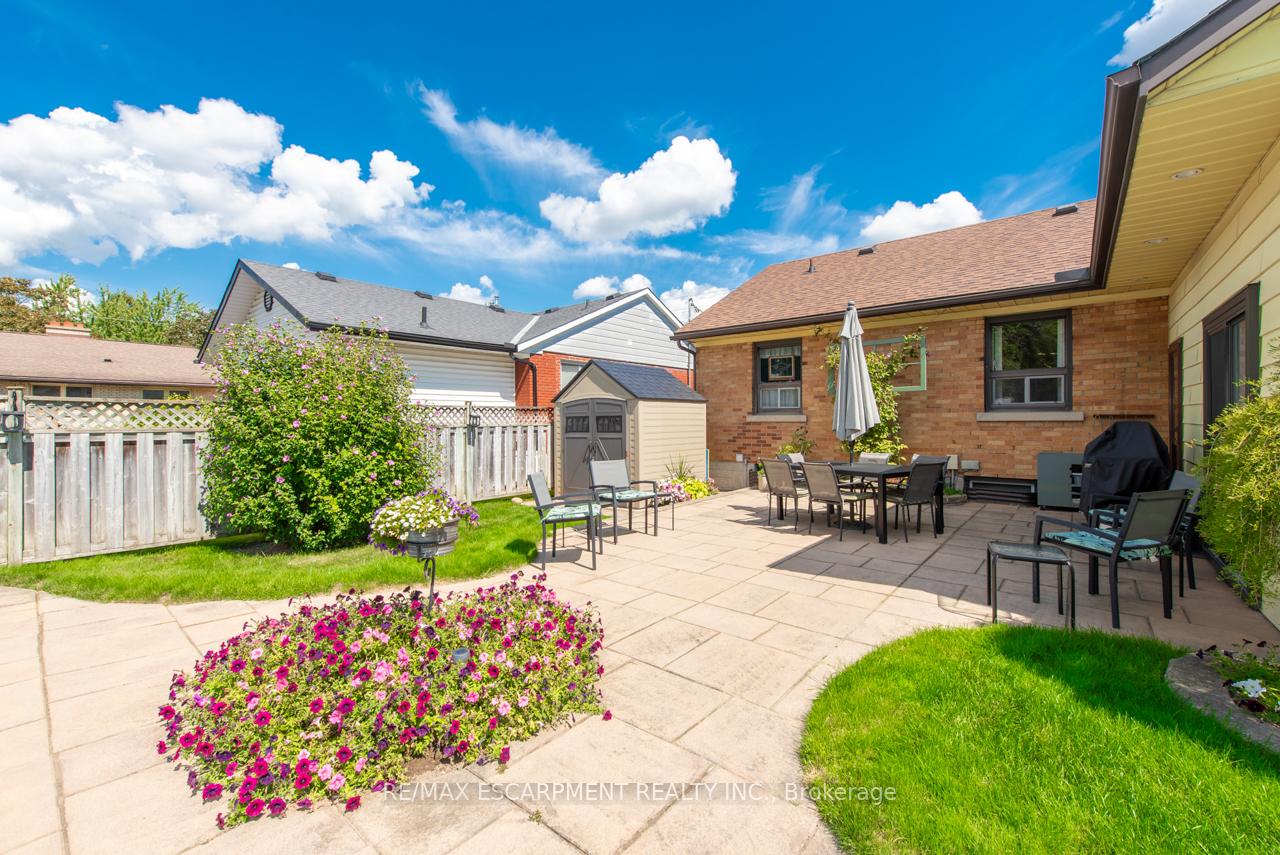 Photo 35 of 97 Ellis Crescent S, Waterloo — HOMEH