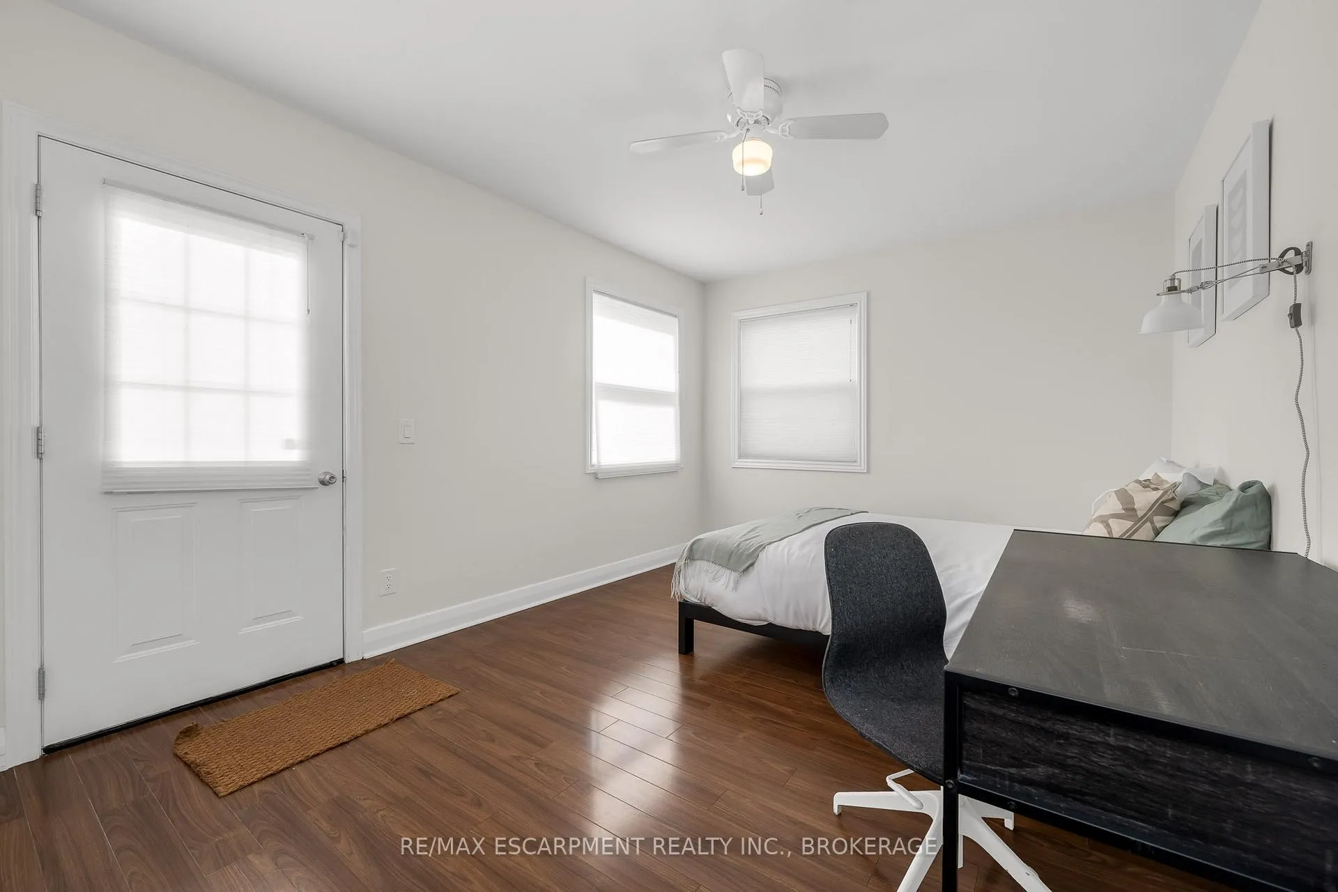 Photo 18 of Unit Main, 16 Golden Boulevard E, Welland, Lincoln/Crowland — HOMEH