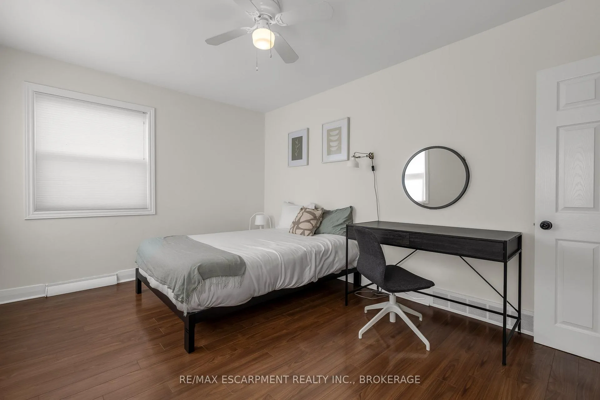 Photo 19 of Unit Main, 16 Golden Boulevard E, Welland, Lincoln/Crowland — HOMEH