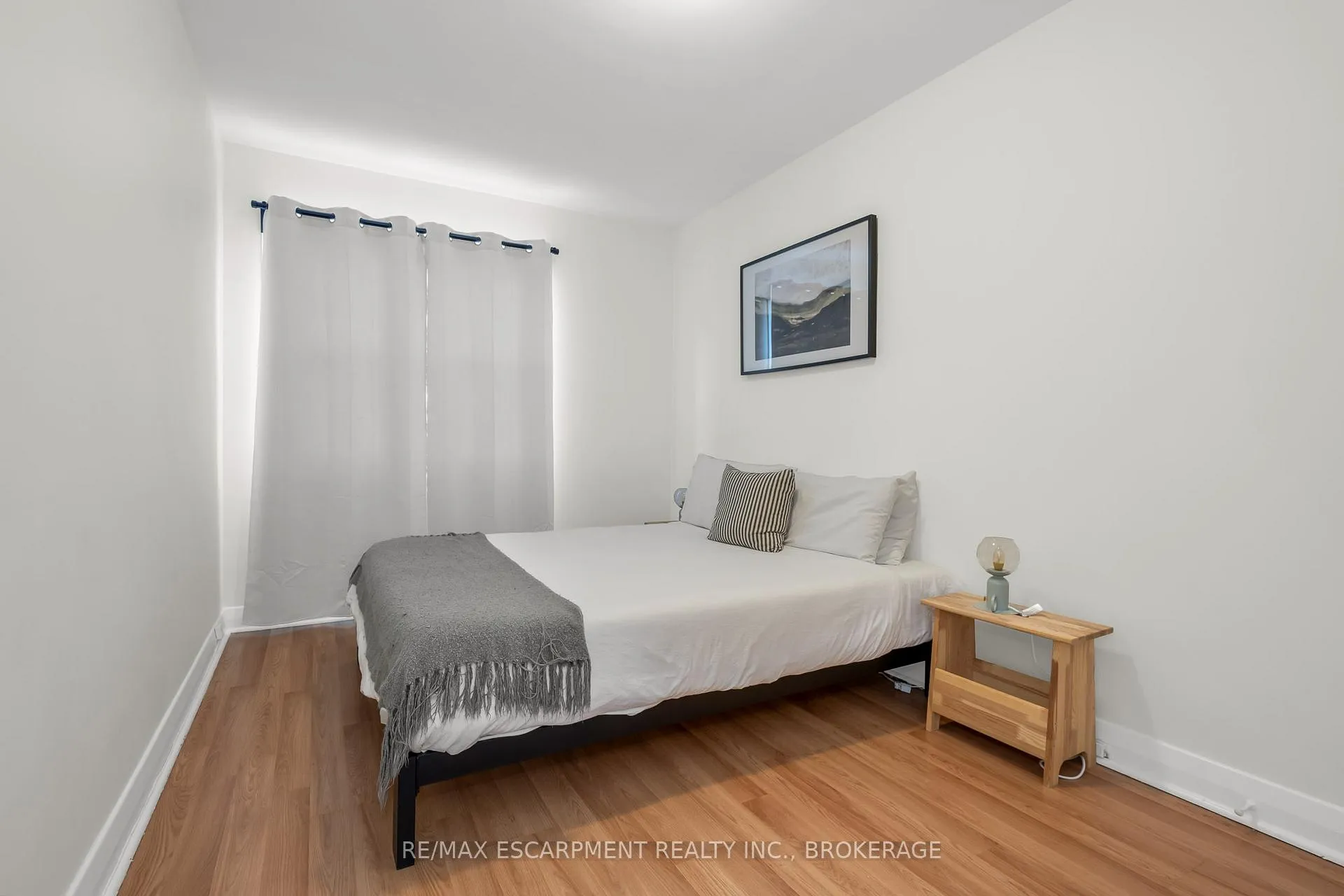 Photo 20 of Unit Main, 16 Golden Boulevard E, Welland, Lincoln/Crowland — HOMEH