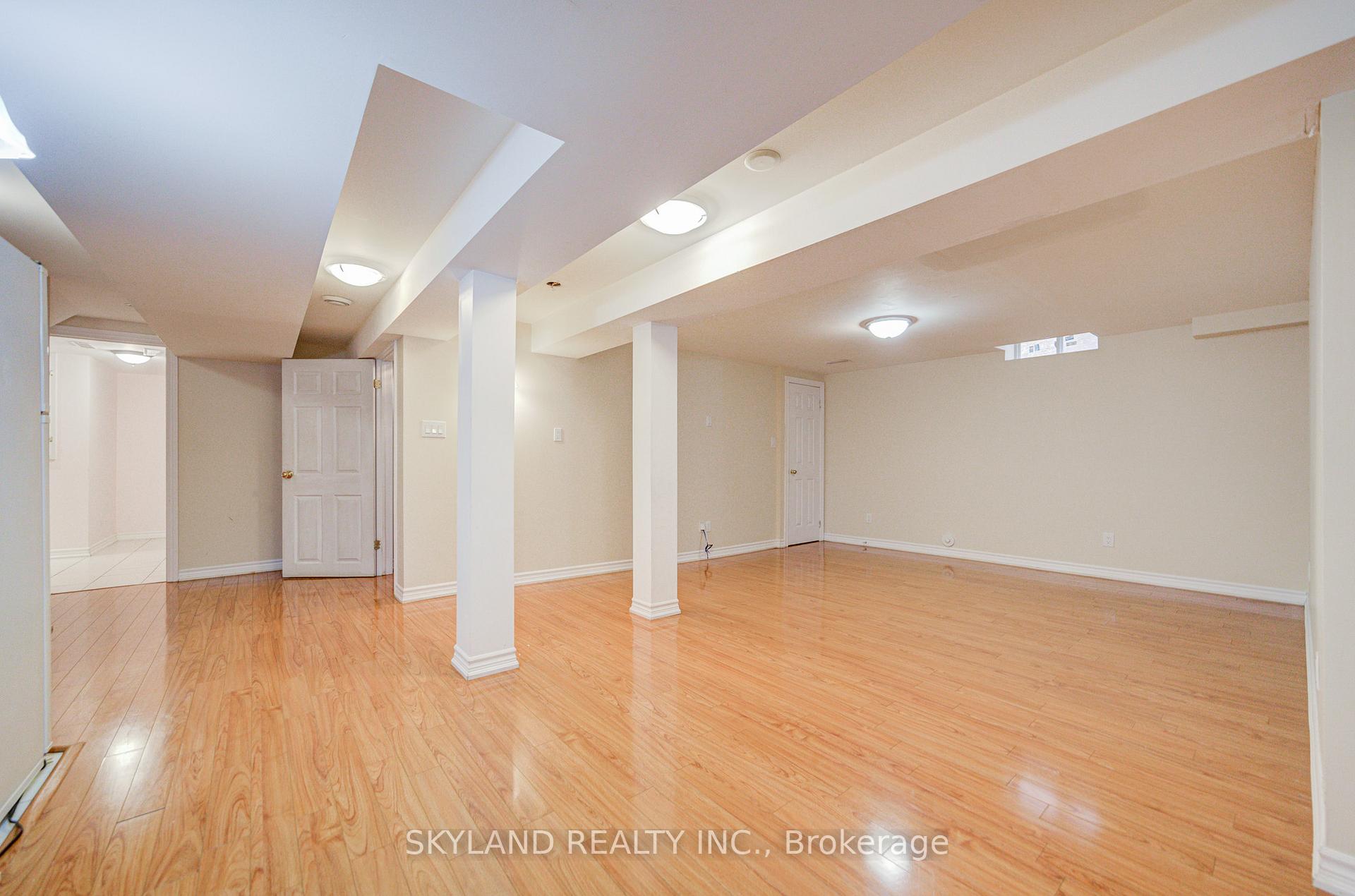 Photo 9 of 78 Monteith Crescent, Vaughan, Maple — HOMEH