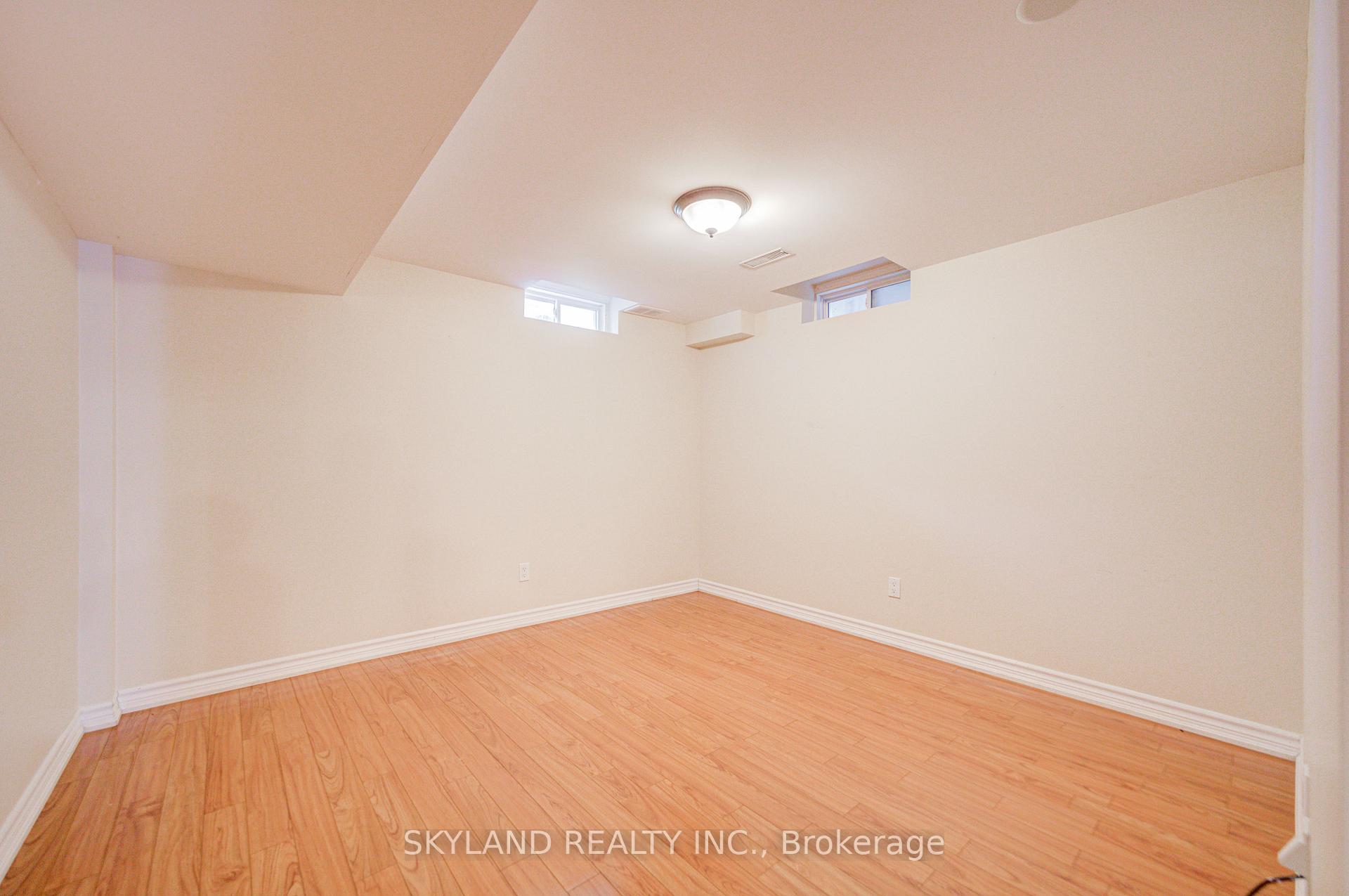 Photo 13 of 78 Monteith Crescent, Vaughan, Maple — HOMEH