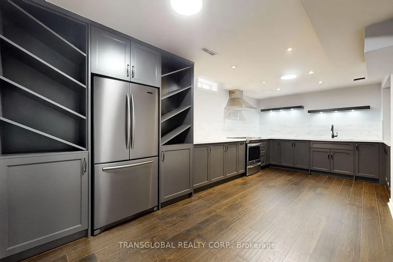 Photo 9 of 458 Beverley Glen Boulevard, Vaughan, Beverley Glen — HOMEH