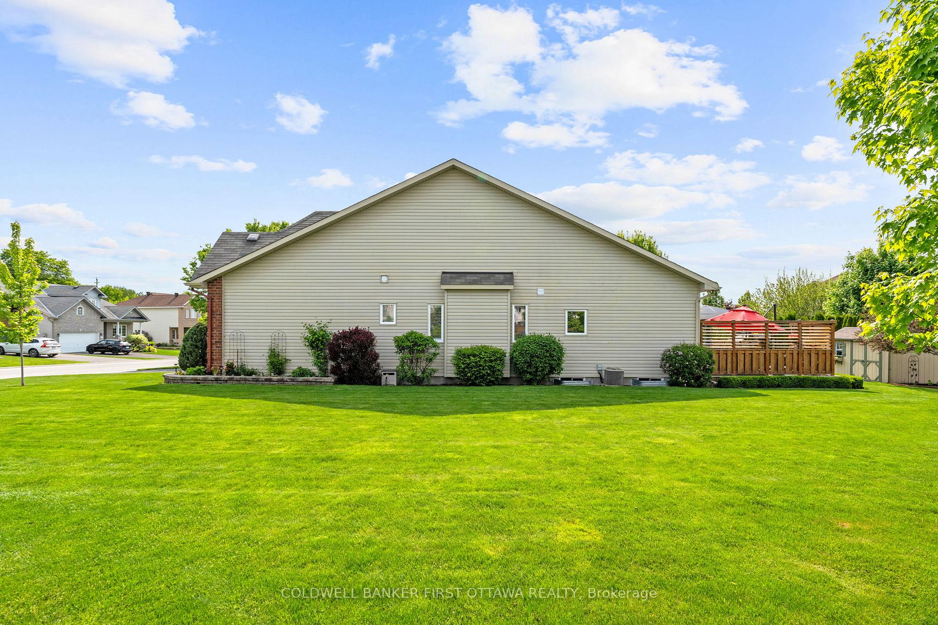 Photo 42 of 64 Moe Robillard Street, Arnprior — HOMEH