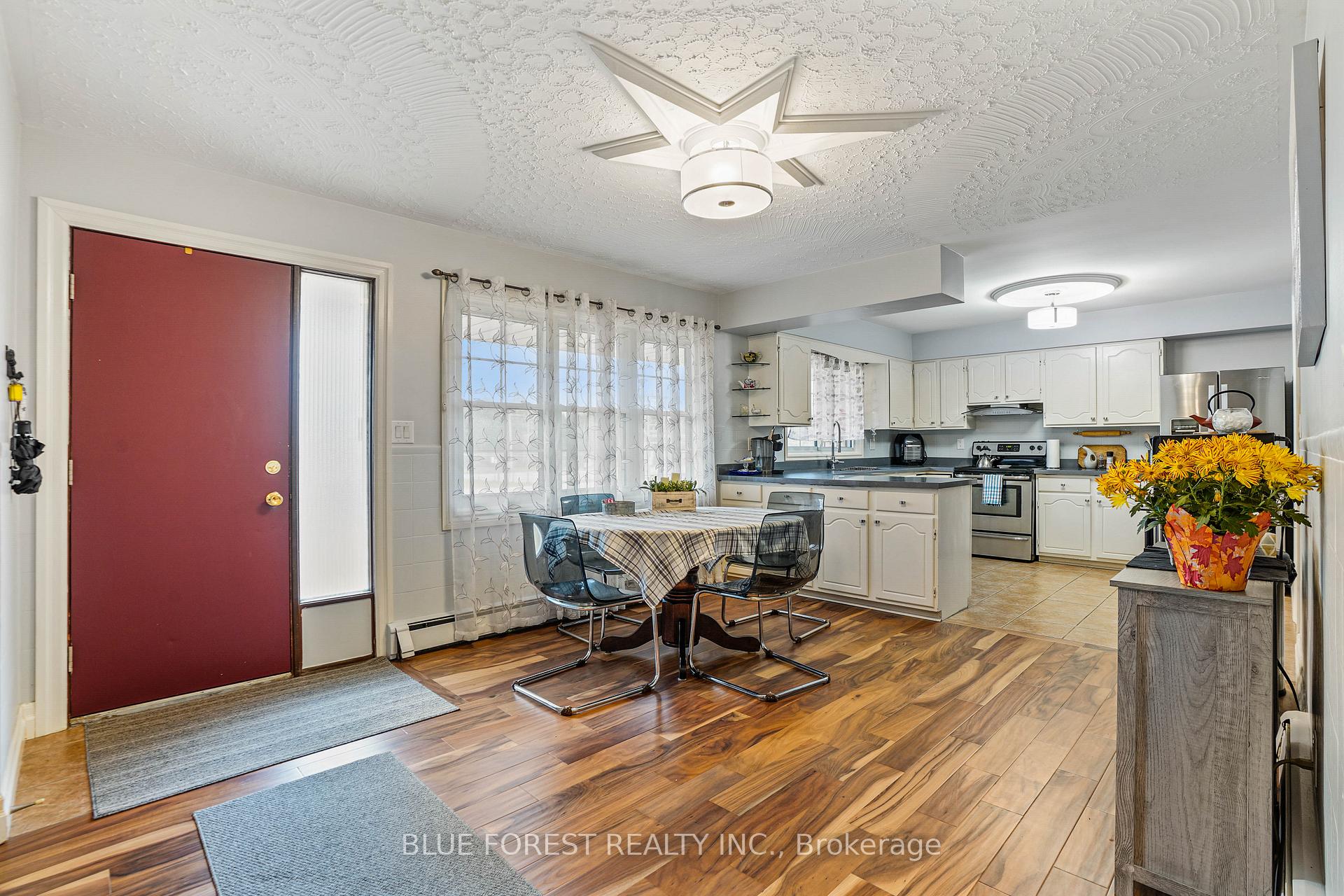 Photo 5 of 24898 Pioneer Line, West Elgin, West Lorne — HOMEH