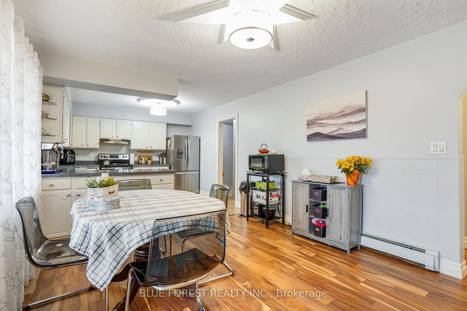 Photo 6 of 24898 Pioneer Line, West Elgin, West Lorne — HOMEH
