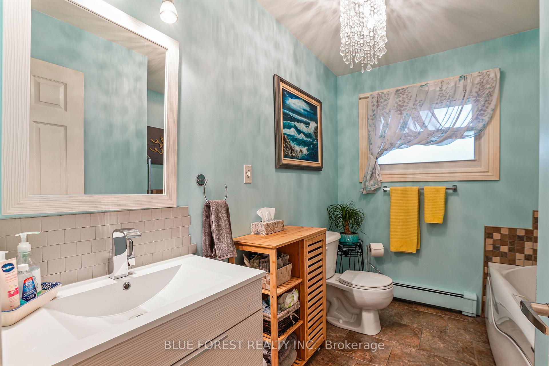 Photo 18 of 24898 Pioneer Line, West Elgin, West Lorne — HOMEH