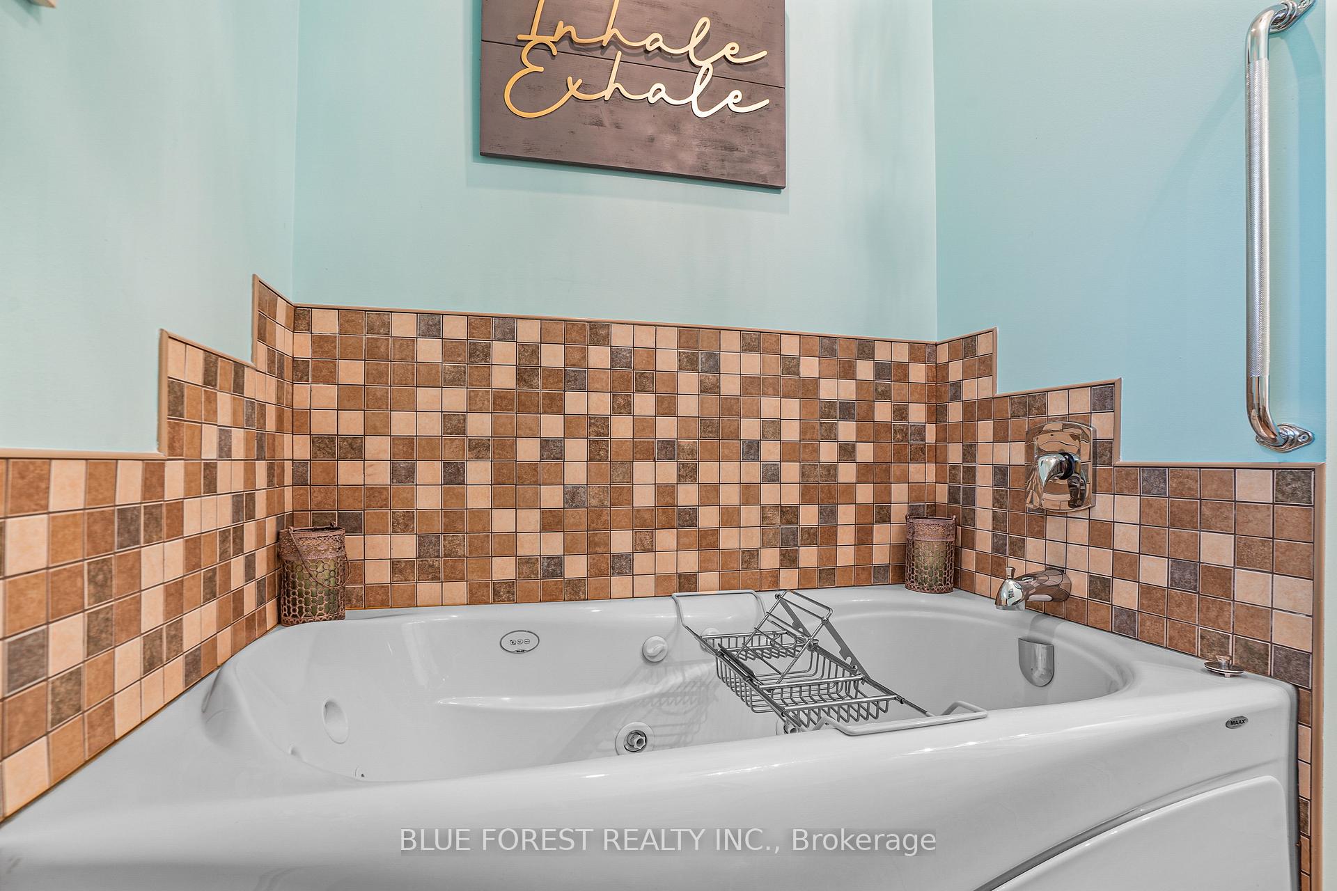 Photo 19 of 24898 Pioneer Line, West Elgin, West Lorne — HOMEH