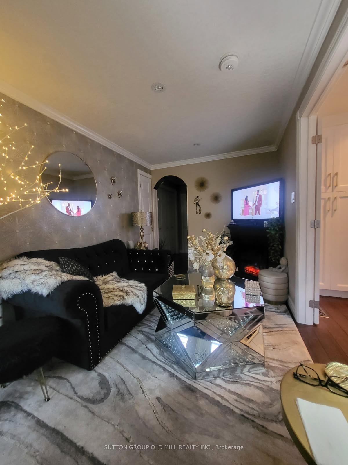 Photo 12 of 255 Erb Street E, Waterloo — HOMEH