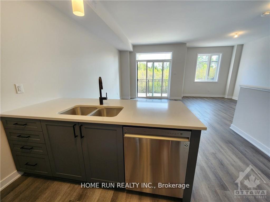 Photo 5 of 226 Tussock pvt, Ottawa, Blossom Park/Kemp Park/Findlay Creek — HOMEH