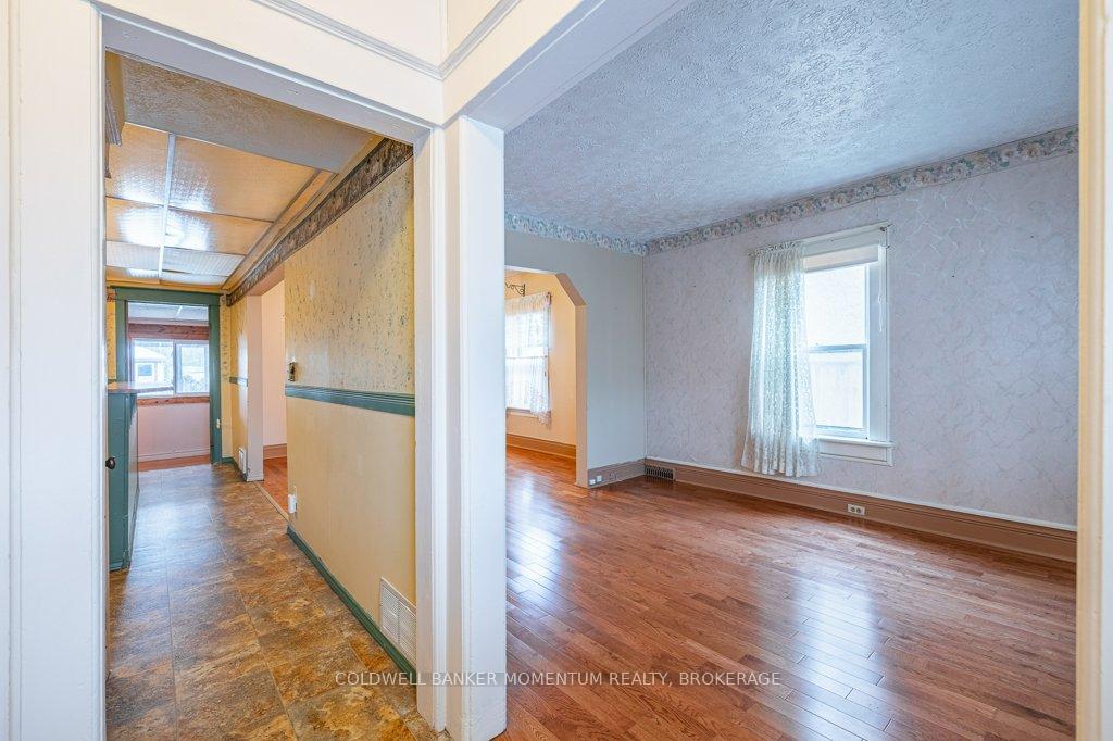 Photo 5 of 51 Sixth Street, Welland, Lincoln/Crowland — HOMEH