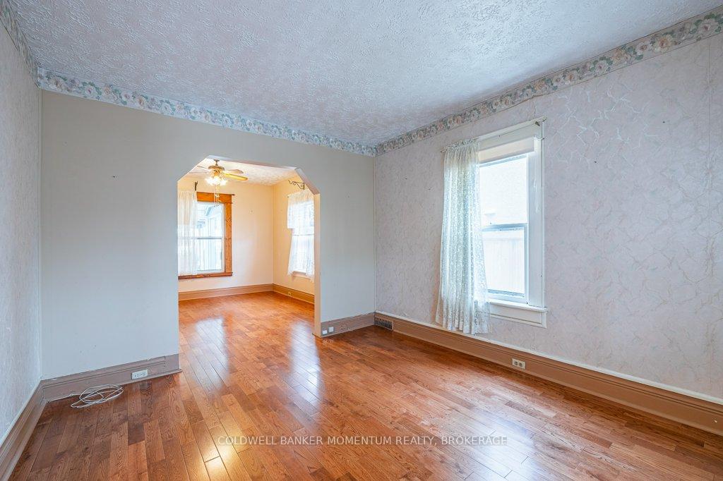 Photo 6 of 51 Sixth Street, Welland, Lincoln/Crowland — HOMEH