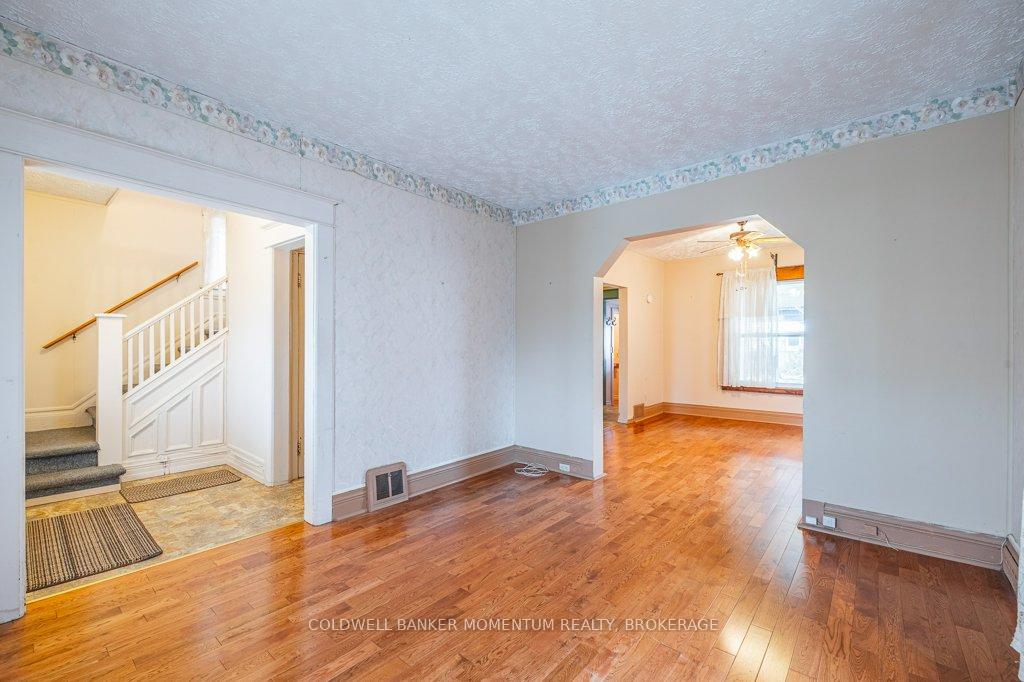Photo 7 of 51 Sixth Street, Welland, Lincoln/Crowland — HOMEH