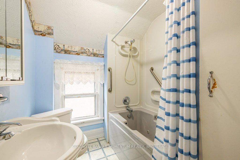 Photo 22 of 51 Sixth Street, Welland, Lincoln/Crowland — HOMEH