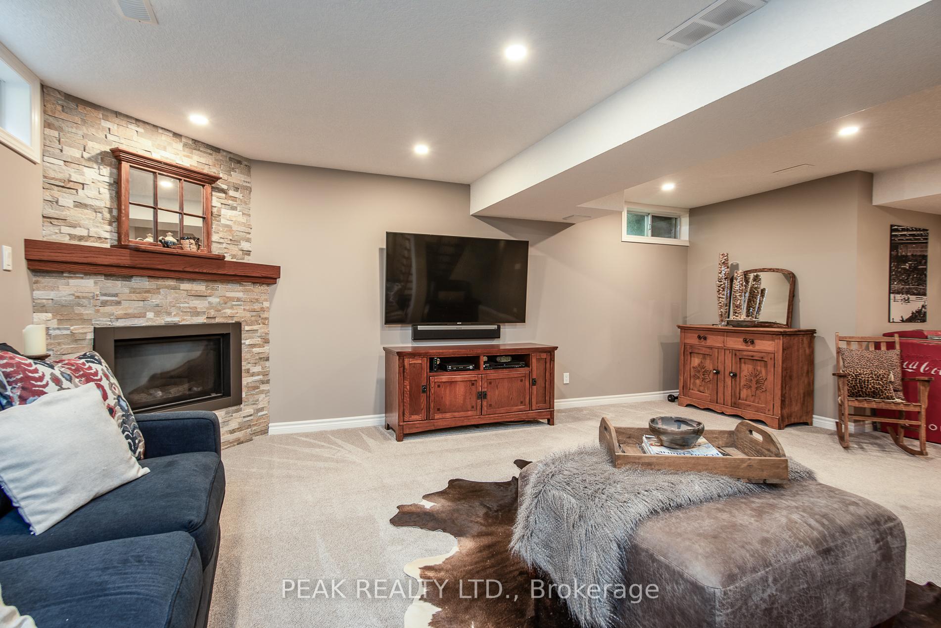 Photo 29 of 500 Foxhill Place, Waterloo, Westvale — HOMEH