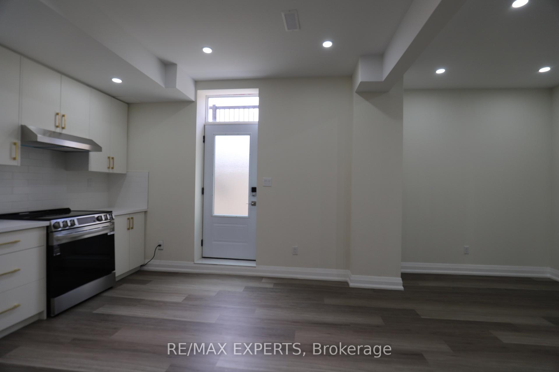 Photo 4 of 108 Ballantyne Boulevard, Vaughan, Vellore Village — HOMEH
