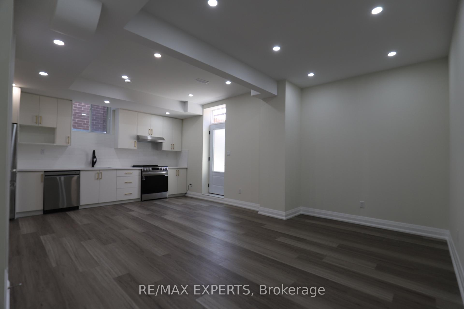 Photo 8 of 108 Ballantyne Boulevard, Vaughan, Vellore Village — HOMEH