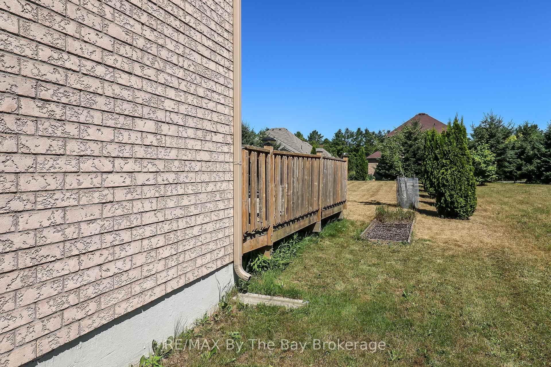 Photo 19 of 73 Pearl Street, Wasaga Beach — HOMEH