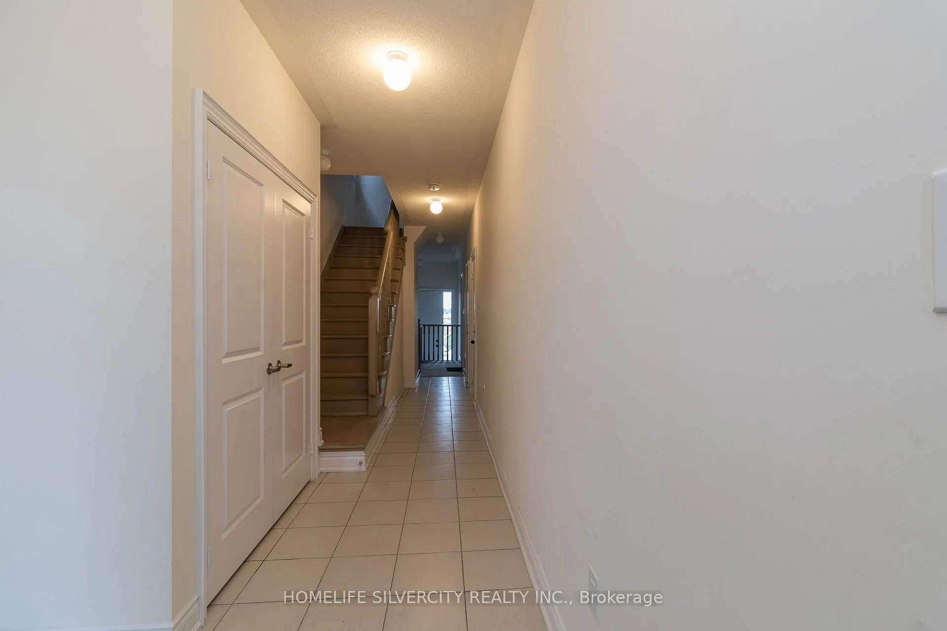 Photo 5 of 403 Tennant Circle, Vaughan, Vellore Village — HOMEH