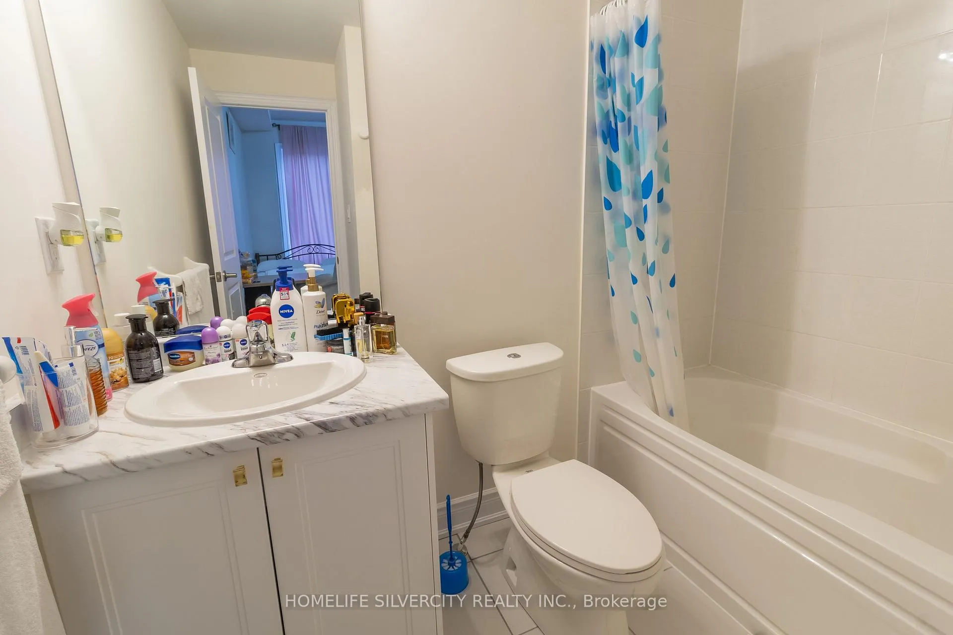Photo 10 of 403 Tennant Circle, Vaughan, Vellore Village — HOMEH