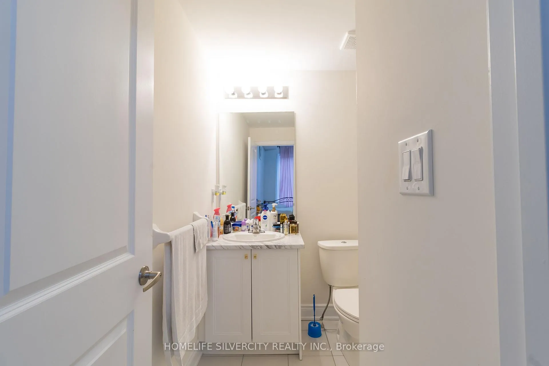 Photo 11 of 403 Tennant Circle, Vaughan, Vellore Village — HOMEH