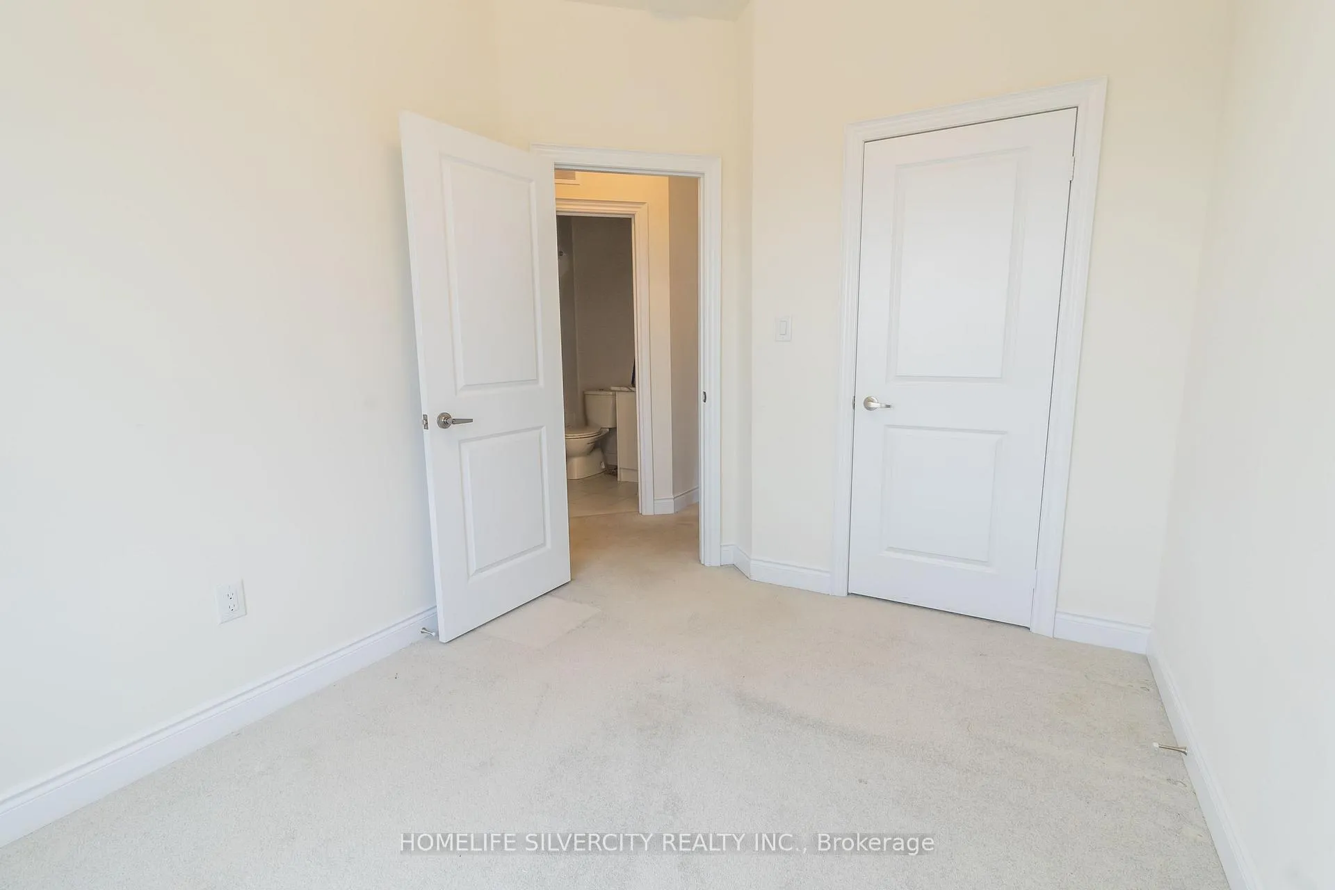 Photo 13 of 403 Tennant Circle, Vaughan, Vellore Village — HOMEH