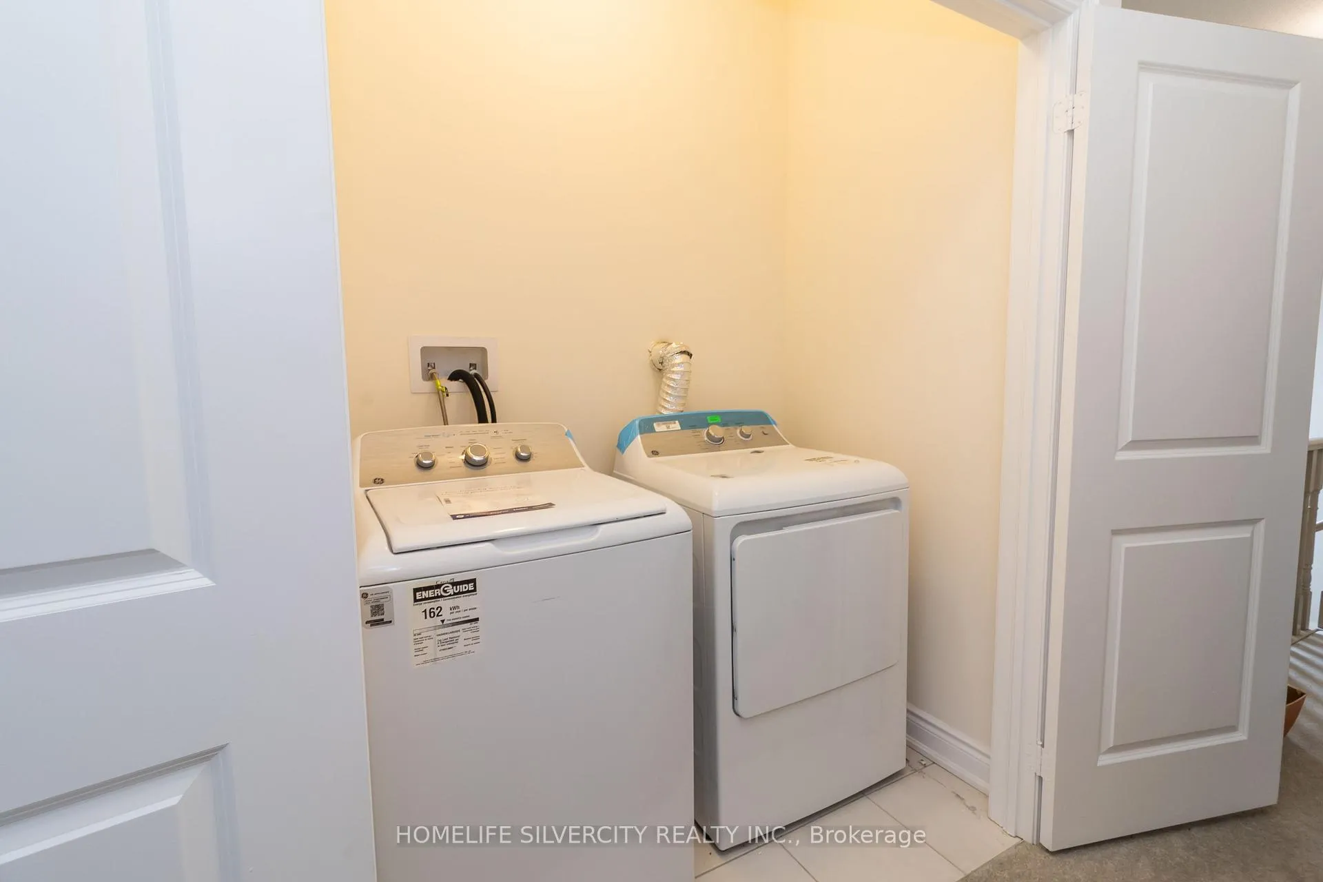 Photo 19 of 403 Tennant Circle, Vaughan, Vellore Village — HOMEH