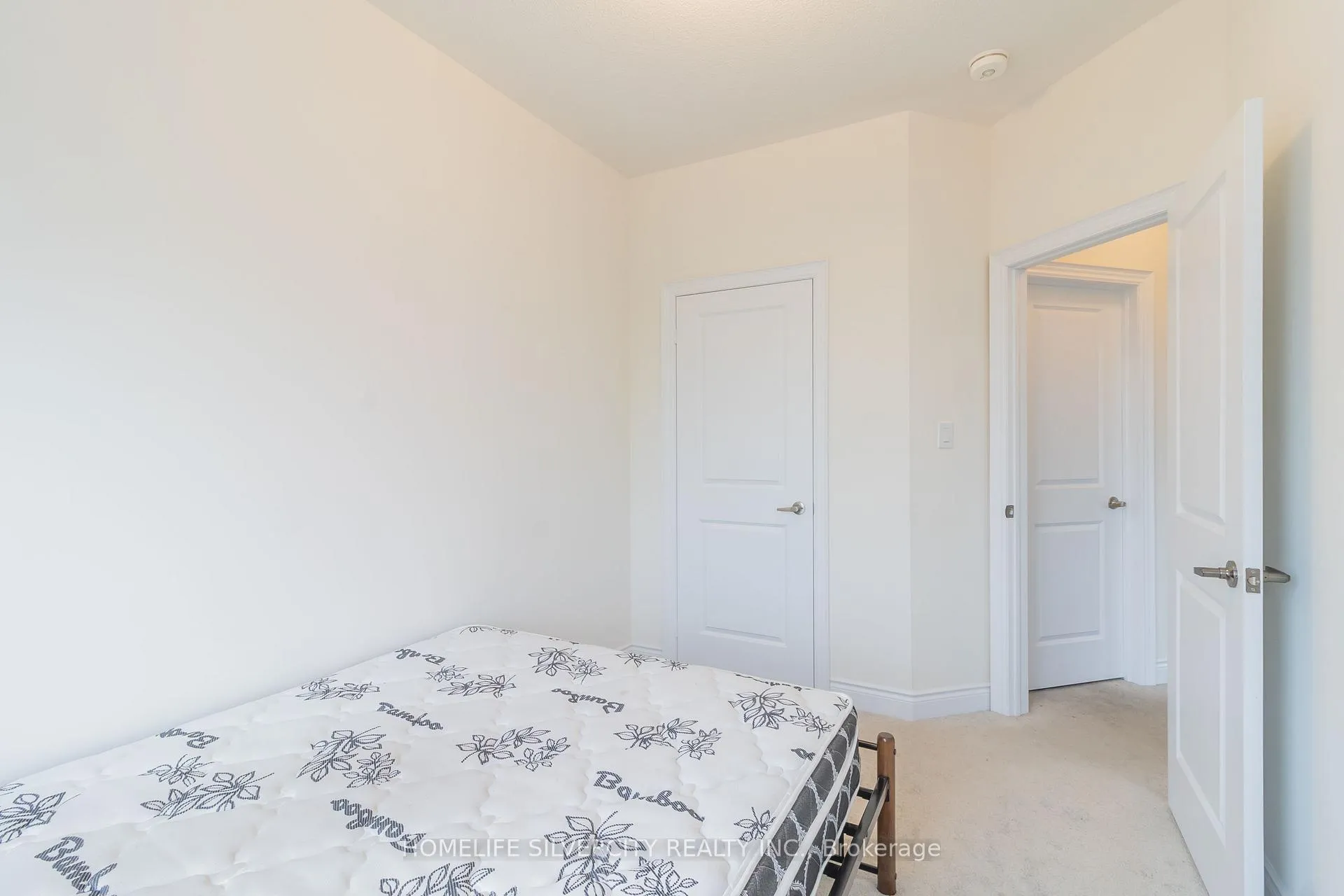 Photo 24 of 403 Tennant Circle, Vaughan, Vellore Village — HOMEH