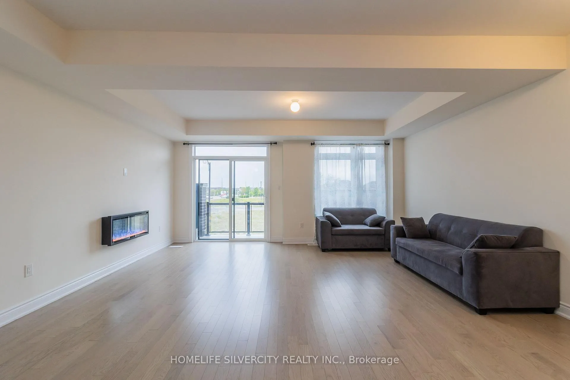 Photo 26 of 403 Tennant Circle, Vaughan, Vellore Village — HOMEH