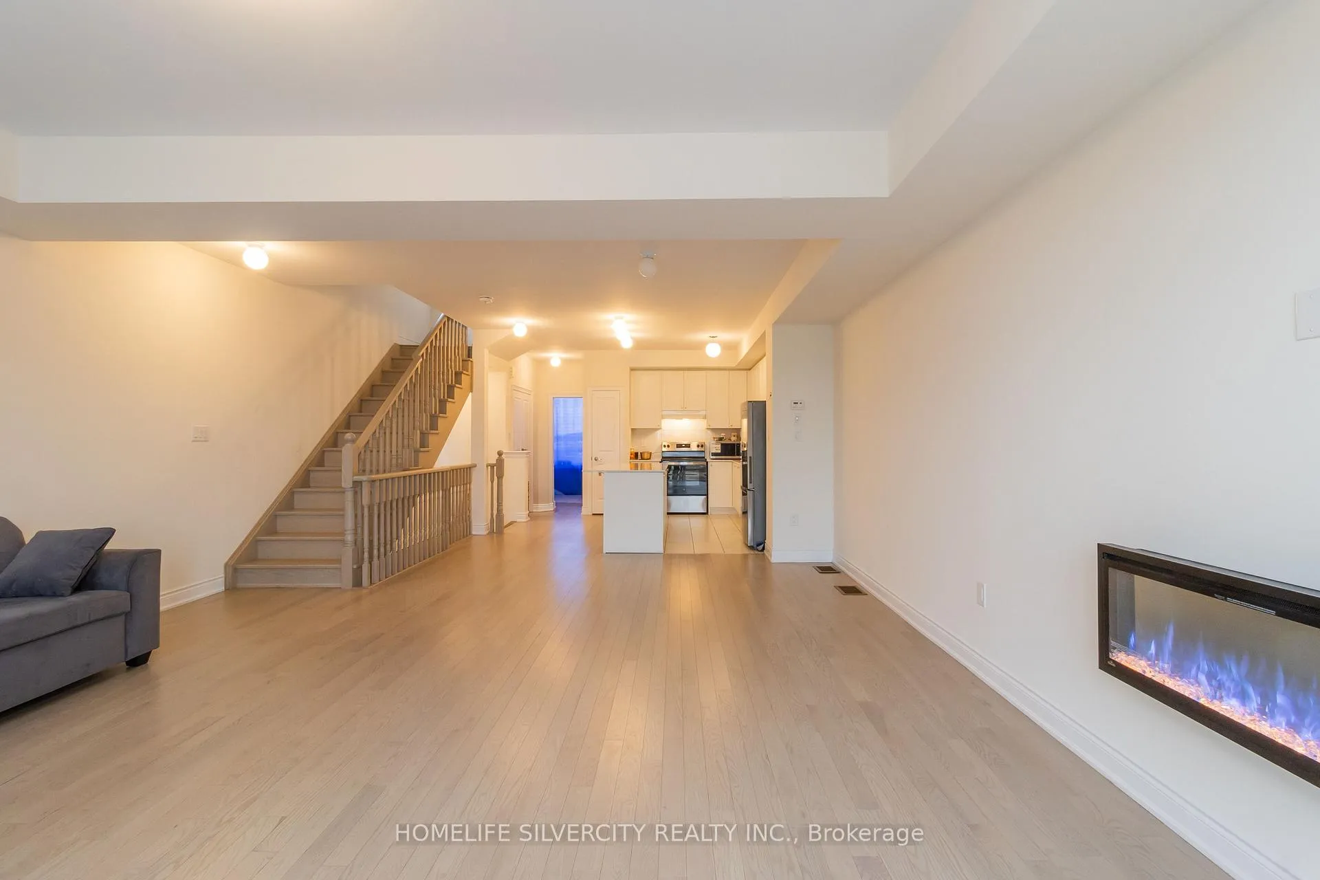 Photo 28 of 403 Tennant Circle, Vaughan, Vellore Village — HOMEH