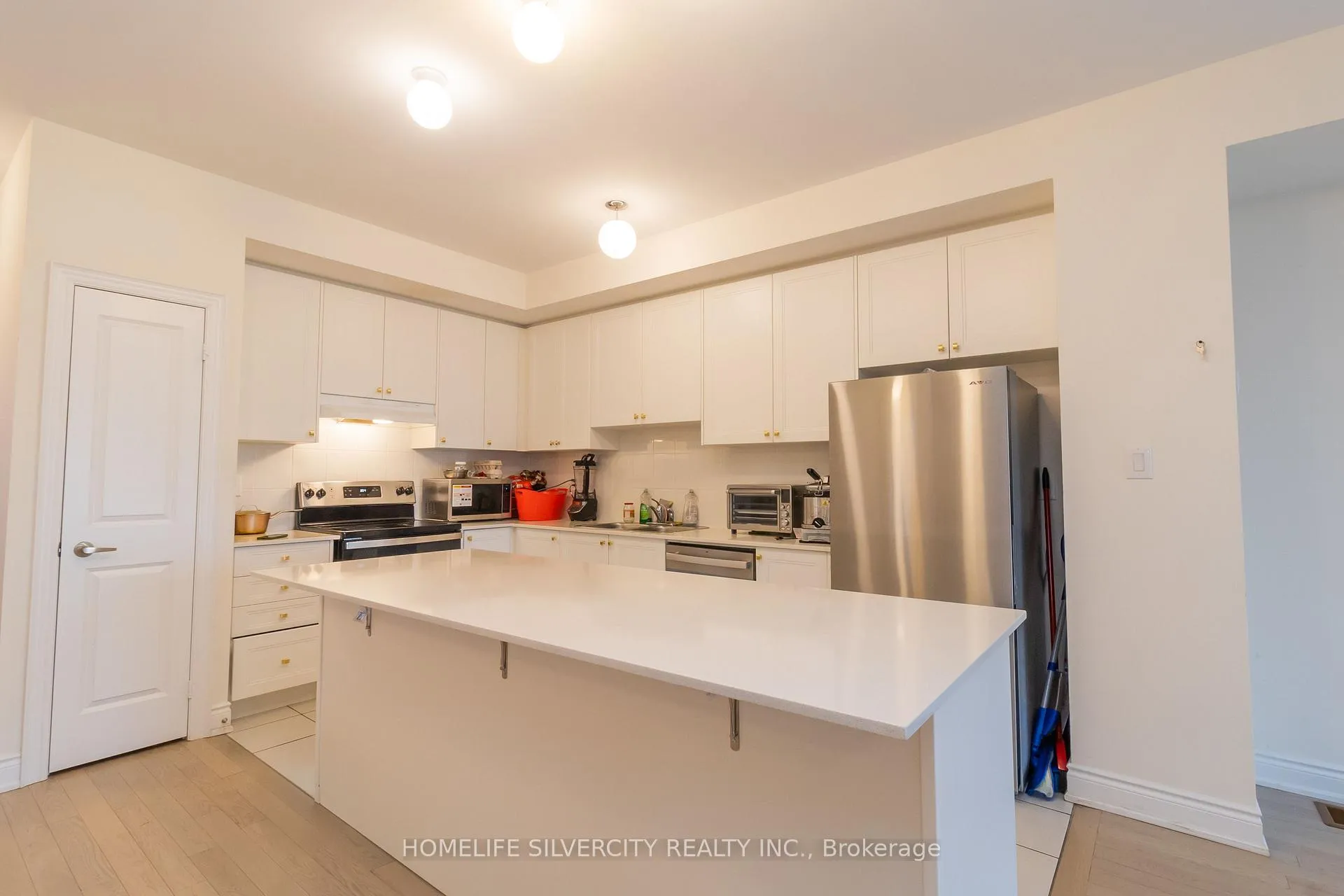 Photo 29 of 403 Tennant Circle, Vaughan, Vellore Village — HOMEH