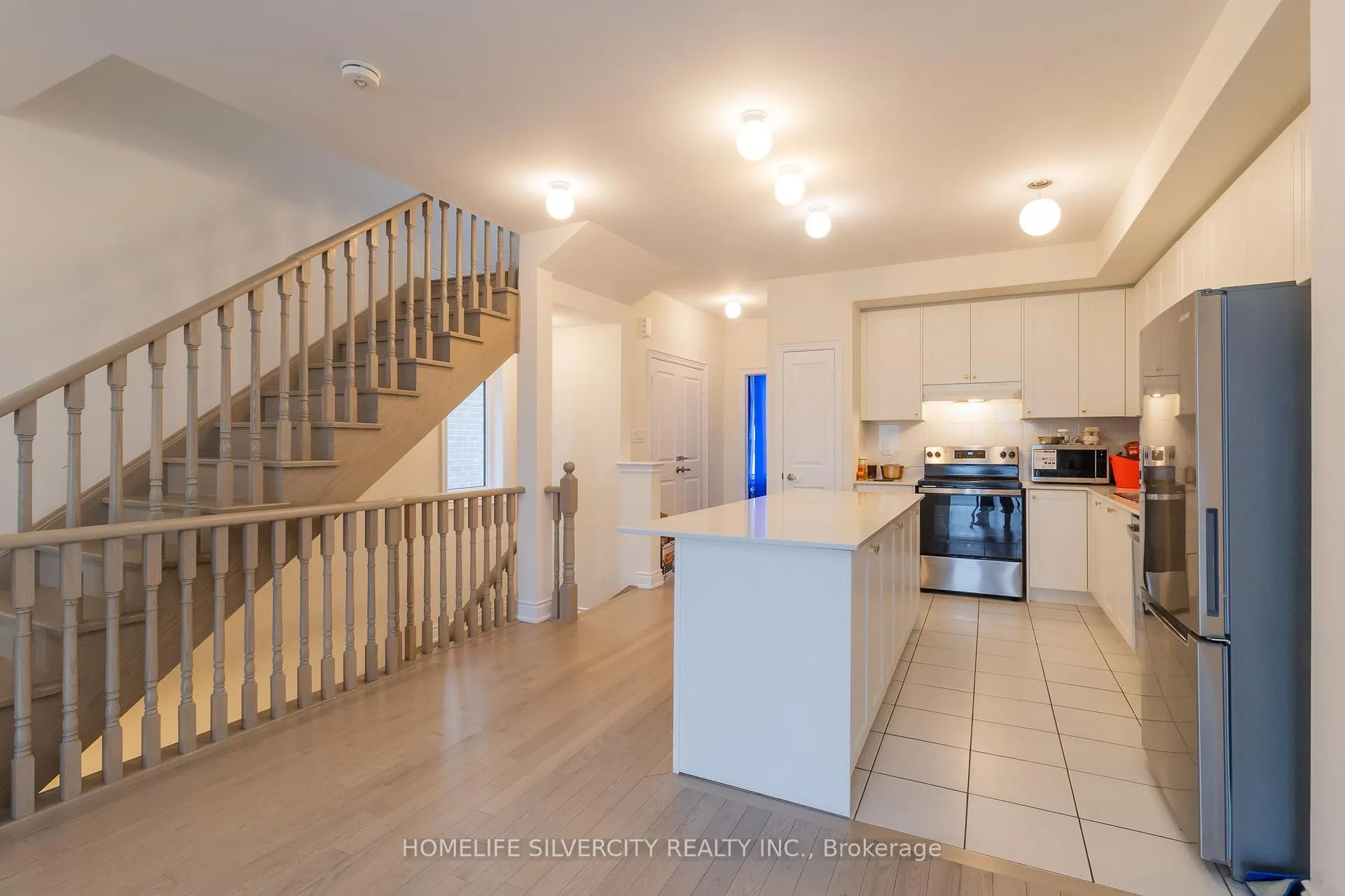 Photo 31 of 403 Tennant Circle, Vaughan, Vellore Village — HOMEH