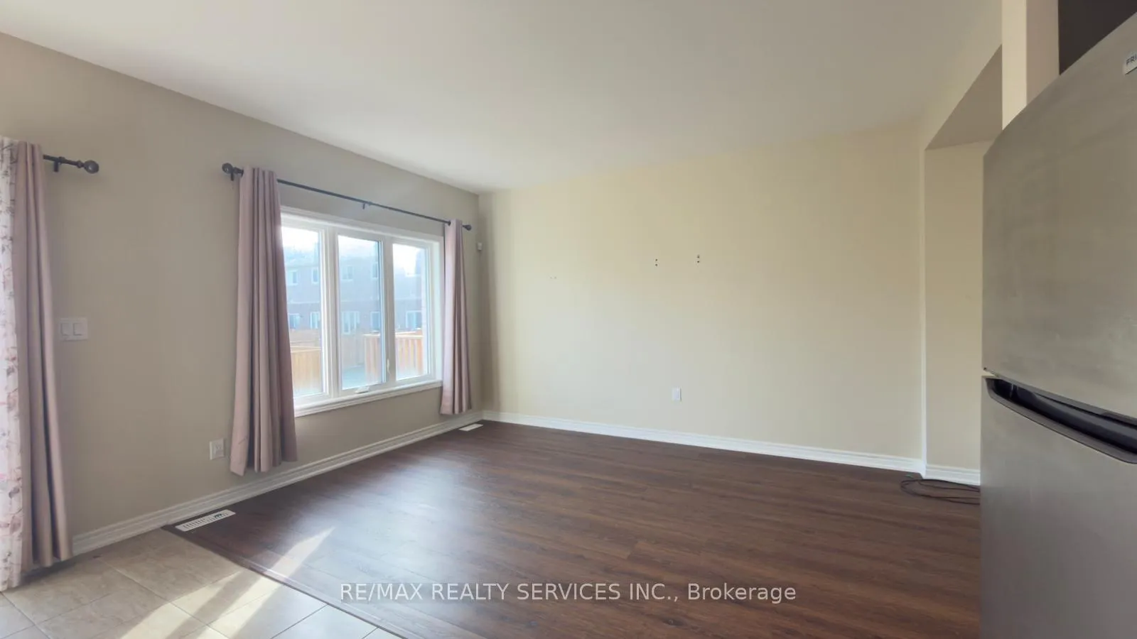 Photo 9 of 26 Sunflower Place, Welland, West Welland — HOMEH