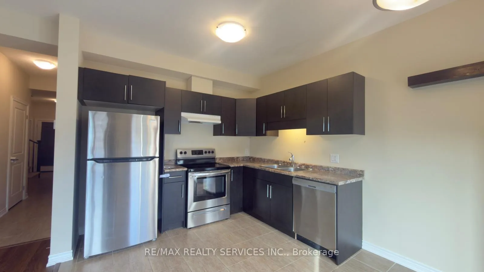 Photo 10 of 26 Sunflower Place, Welland, West Welland — HOMEH