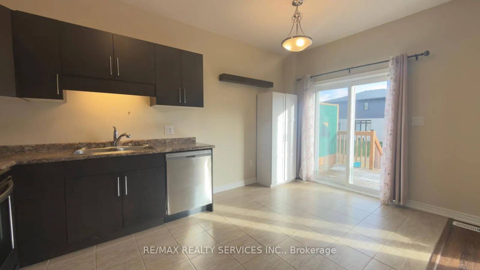 Photo 11 of 26 Sunflower Place, Welland, West Welland — HOMEH