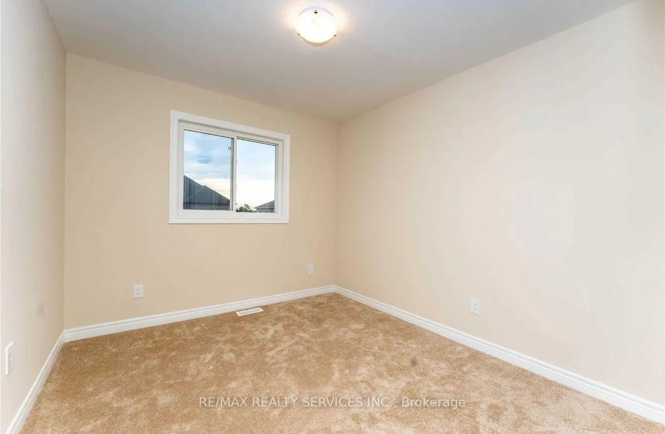 Photo 21 of 26 Sunflower Place, Welland, West Welland — HOMEH