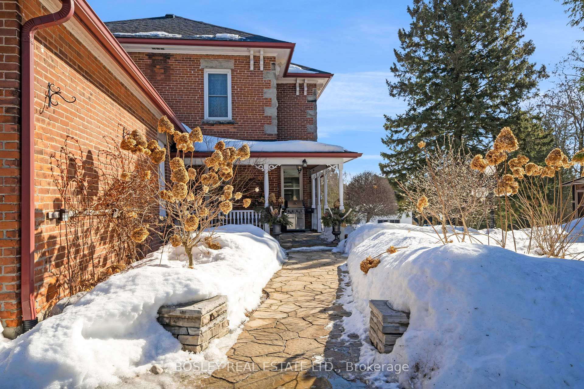 Photo 8 of 34 McKibbon Avenue, Amaranth, Rural Amaranth — HOMEH