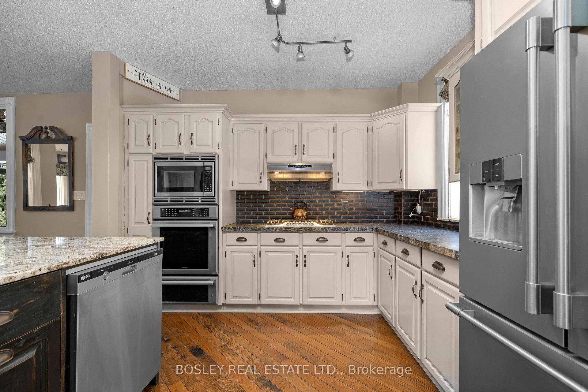 Photo 14 of 34 McKibbon Avenue, Amaranth, Rural Amaranth — HOMEH